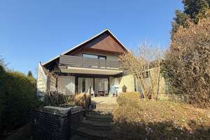 großes, helles Haus am Waldrand zwischen Sasel und Volksdorf – Die vollständige Adresse der Immobilie erhältst du vom Anbieter., 22393 Sasel, Hamburg – Vorschaubild 22