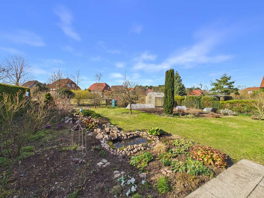 Immobilie in Pinnow - Ihr Platz zum Ankommen: Familienfreundliches Wohnen auf gepflegtem Grundstück - Bild 1