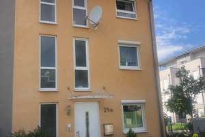 Gepflegtes Reihenendhaus in Viernheim mit 3,5 Zimmern – Charlie-Chaplin-Allee 24a, 68519 Viernheim – Vorschaubild 1
