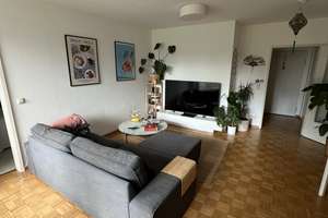 Traumwohnung: Skyline Blick trifft Grünoase: 2 Zimmer mit Südwest Balkon nahe Opernplatz – 60322 Westend-Nord, Frankfurt am Main – Vorschaubild 3
