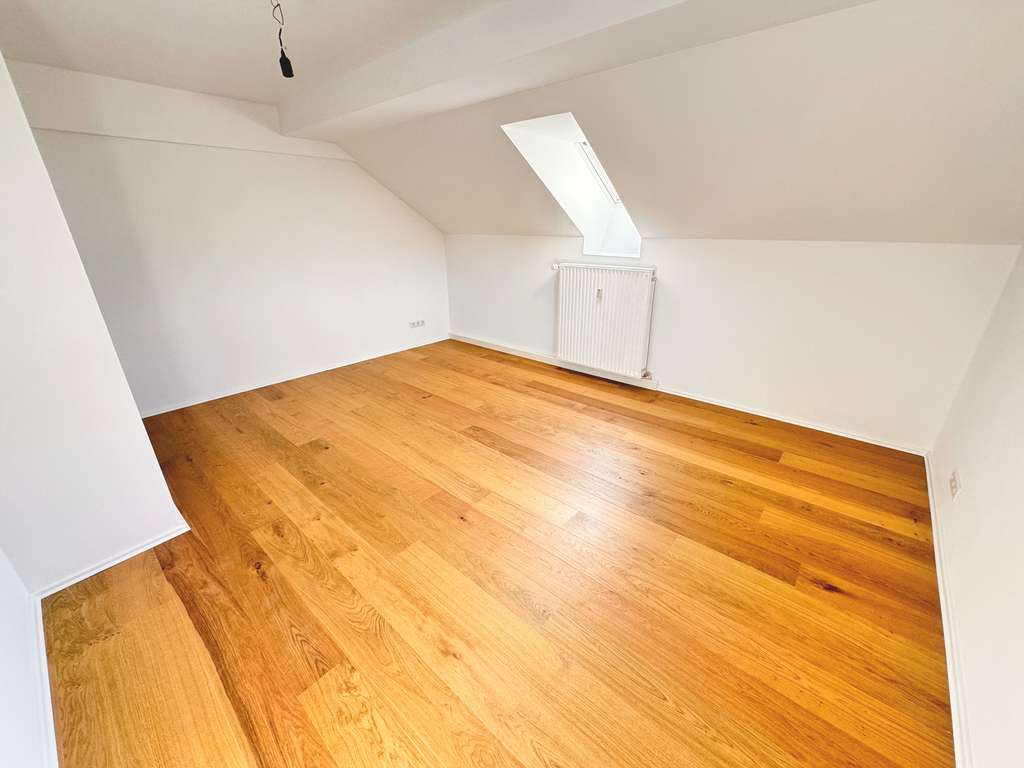 Immobilie in Burgthann - Provisionsfrei: Renovierte 3 Zimmer Wohnung in Burgthann mit Stellplatz und Garage - Bild 3