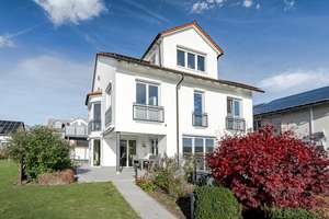 High-End-Residenz am Feldrand, flexibel nutzbar mit weiterem Baupotenzial, 4 Garagen & 10 Stellpl. – Die vollständige Adresse der Immobilie erhältst du vom Anbieter., 61273 Wehrheim – Vorschaubild 2