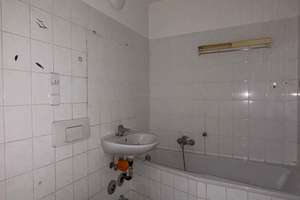 Sanierte Familien-Wohnung mit Balkon und Wannebad! – Havelländer Ring 21, 12629 Hellersdorf, Berlin – Vorschaubild 6