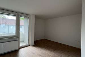 Hier genießt man das Leben im grünen - 3 Zimmern mit EBK + Balkon