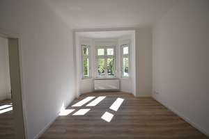 Erstbezug nach Sanierung! 2-Zimmer-Altbau-Wohnung mit 2 Balkonen  – Hansaallee 244, 40547 Lörick, Düsseldorf – Vorschaubild 4