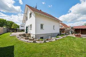 Familienidylle mit Garten & Kamin - Charmantes Einfamilienhaus mit viel Platz & zwei Garagen – Die vollständige Adresse der Immobilie erhältst du vom Anbieter., 72108 Rottenburg am Neckar – Vorschaubild 2