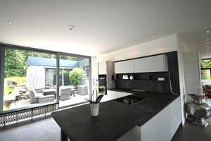 **** Zeitlose Bauhaus-Architektur in naturnaher Lage....***** – Wuppertal – Vorschaubild 11