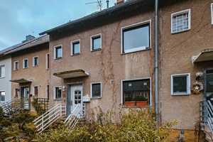Raumwunder in Braunschweig- Broitzem! Reihenmittelhaus mit Potential und viel Wohnfläche! – Braunschweig – Vorschaubild 1