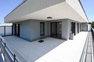 Traumhafte 4-Zimmer-Penthousewohnung in Unterhaching – Die vollständige Adresse der Immobilie erhältst du vom Anbieter., 82008 Unterhaching – Vorschaubild 18