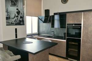 Schickes 2 -Zimmer-Apartment mit Klimaanlage im sanierten Altbau