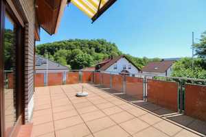 Sonnenverwöhntes Mehrgenerationenhaus mit Südwest-Terrasse und herrlichem Naturpanorama – Heilbronn (Kreis) – Vorschaubild 4