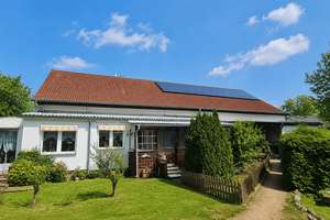 Familienidylle im Grünen: Zweifamilienhaus mit großem Gartengrundstück & Carport – Die vollständige Adresse der Immobilie erhältst du vom Anbieter., 14715 Kotzen – Vorschaubild 2