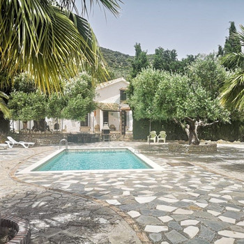 Rustikales Anwesen mit Swimmingpool
