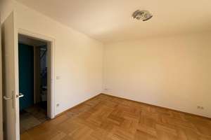 Attraktives 3-Familienhaus mit schönem Garten in zentraler, aber ruhiger Lage von S-Sillenbuch! – Die vollständige Adresse der Immobilie erhältst du vom Anbieter., 70619 Sillenbuch (Ortsteil), Stuttgart – Vorschaubild 13