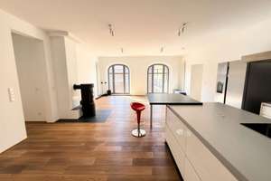Großzügige Fünf-Zimmer-Wohnung mit Kamin, Concierge, Fitnessraum und Aufzug – Scharnhorststr.  6, 10115 Mitte (Ortsteil), Berlin – Vorschaubild 12