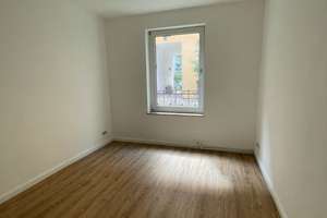 Sanierte 2 Zi.-Altbau-Whg. im Erdgeschoss (Hinterhaus) – Wrangelstr. 97 A, 20253 Hoheluft-West, Hamburg – Vorschaubild 2