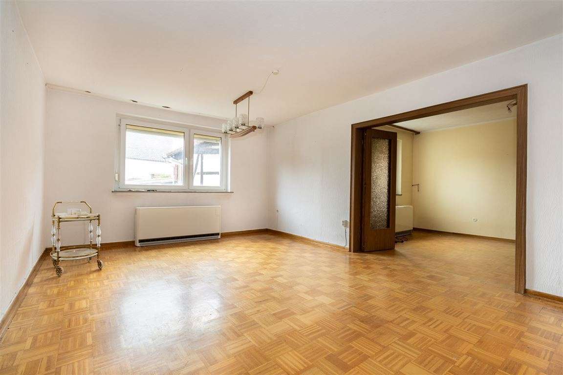 Immobilie in Berkatal - Geräumig, bezahlbar und ruhig gelegen: Massives Ein- bis Zweifamilienhaus mit Garten und Garage - Bild 5