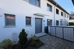 Exklusives neuwertiges Reihenhaus in Herzogenaurach – Die vollständige Adresse der Immobilie erhältst du vom Anbieter., 91074 Herzogenaurach – Vorschaubild 10