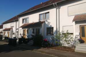Geräumiges Reihenmittelhaus mit 3 Bädern und Garten, Keller und DG ausgebaut – Die vollständige Adresse der Immobilie erhältst du vom Anbieter., 4654 Frohburg – Vorschaubild 2