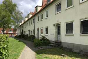 Modernisierte 1,5 -Zimmer-Dachgeschosswohnung – Brandenbaumer Landstr. 24, 23564 Lübeck – Vorschaubild 1