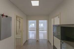 3 Zimmer in heller freundlicher zentraler Lage (Neckartor)- bezugsfrei auch WG-geeignet – Hallbergerstr. 6, 70190 Kernerviertel, Stuttgart – Vorschaubild 7