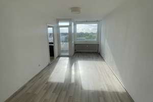 Möbliertes Zuhause mit Balkon in Langenhagen – Im Hohen Felde 15, 30853 Langenhagen – Vorschaubild 3