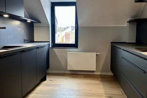 Dachgeschoss Wohnung -  Komplett saniert  - mit Klimaanlage & Einbauküche & großer Loggia – Hermannstr. 22, 40233 Flingern Nord, Düsseldorf – Vorschaubild 10