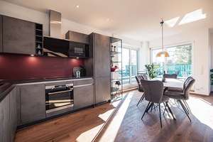 Helles Vollmöbliertes Penthouse Apartment in Neubau (3 Zimmer/121qm+Parking+Gym-Room) [ENG+DE+ESP] – Weinbergerstraße 61, 81241 Pasing, München – Vorschaubild 5