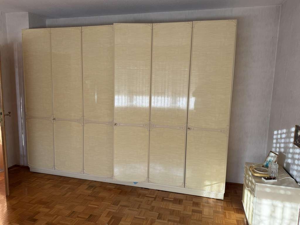 Immobilie in Uehlfeld - 2-3 Familienhaus zur variablen Nutzung in ruhiger Lage, DG Wohnung erweiterbar - Bild 4