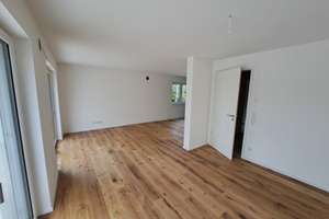Wohnen mit Charakter: Großzügige Doppelhaushälfte in Ingolstadt – 85051 Münchener Straße, Ingolstadt – Vorschaubild 2