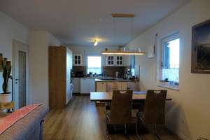 Top 1-2 Familienhaus A+ mit hochwertiger Außenanlage und großen Carport – Die vollständige Adresse der Immobilie erhältst du vom Anbieter., 94428 Eichendorf – Vorschaubild 7