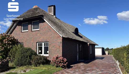 Bild von Reetgedecktes Traumhaus in ruhiger Lage an der Küste