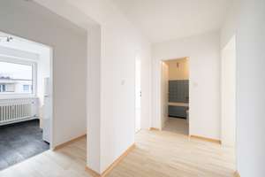 Gut geschnittene 2-Zimmer-Dachgeschosswohnung mit Süd-Balkon und Blick ins Grüne - frei verfügbar – Die vollständige Adresse der Immobilie erhältst du vom Anbieter., 81477 Solln, München – Vorschaubild 6