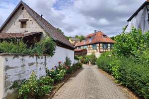 Zweifamilienhaus in Scheßlitz mit Ausbaureserve und Baugrund – Die vollständige Adresse der Immobilie erhältst du vom Anbieter., 96110 Scheßlitz – Vorschaubild 2