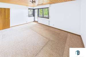 Großzügige 3-Zimmer-Wohnung mit zwei Loggien, Carport, Keller und viel Potenzial in Mainz-Hechtsheim – Die vollständige Adresse der Immobilie erhältst du vom Anbieter., 55129 Hechtsheim, Mainz – Vorschaubild 5