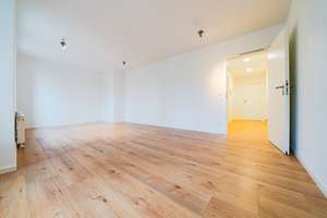 Große 5-RW*WG geeignet* EBK* 2 Bäder mit Dusche und WC* Balkon* Fahrstuhl* zentrale Lage* Top* – Schäferstraße 64, 1067 Friedrichstadt, Dresden – Vorschaubild 4