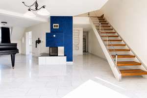 Maisonettewohnung in direkter Rheinnähe mit Balkon, Kamin & Einbauküche im Herzen von Rodenkirchen – Die vollständige Adresse der Immobilie erhältst du vom Anbieter., 50996 Rodenkirchen (Ortsteil), Köln – Vorschaubild 8