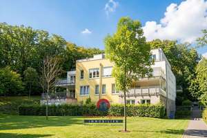 BAD GODESBERG - TERRASSENWHG IN IDYLLISCHER VILLENKOLONIE +PARKETT +GROßE TERRASSE +FUßBODENHEIZUNG – Hohle Gasse 104, 53177 Muffendorf, Bonn – Vorschaubild 2