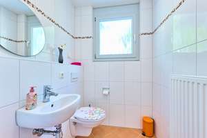 Stadtnah wohnen, ruhig leben – stilvolles Stadthaus in Trudering-Riem – Die vollständige Adresse der Immobilie erhältst du vom Anbieter., 81673 Josephsburg, München – Vorschaubild 8