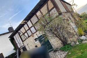 Charmantes Einfamilienhaus mit großem Garten, Terrasse und Ausbaupoten – Die vollständige Adresse der Immobilie erhältst du vom Anbieter., 65558 Langenscheid – Vorschaubild 3