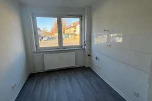 Frisch renovierte 3-Zimmer-Erdgeschosswohnung in gepflegtem Mehrfamilienhaus – Breslauer Strasse 28, 38239 Thiede, Salzgitter – Vorschaubild 2