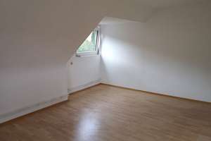 Helle 3,5-Zimmer-Altbauwohnung im Stuttgarter Westen mit schönem Ausblick & sehr guter Anbindung – Botnanger Straße 2, 70193 Kräherwald, Stuttgart – Vorschaubild 8