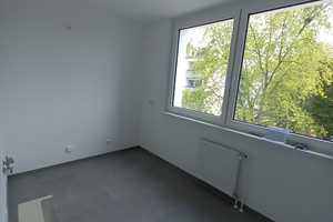 Schöne 3-Zimmerwohnung mit Balkon und neuem Badezimmer. – KIssinger Str. 10, 40229 Düsseldorf – Vorschaubild 1