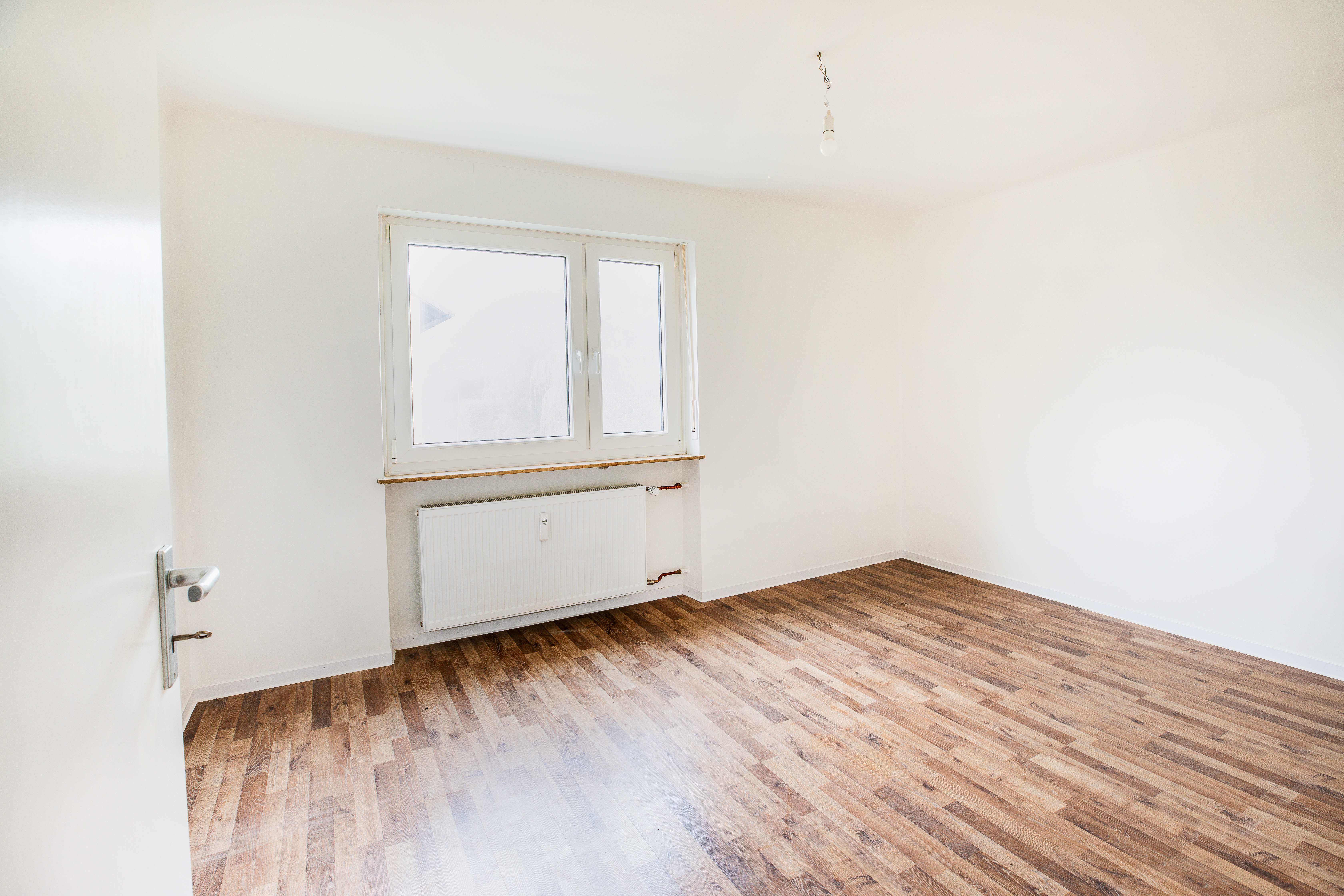 Immobilie in Eckersdorf - Sanierte 5-Zimmer-Wohnung auf 2 Ebenen mit Balkon, Garage und Gartenanteil - Bild 6