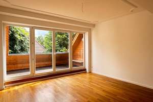 *Reserviert* Sofort einziehen: Traumhafte Maisonette mit Altbauflair und modernem Komfort