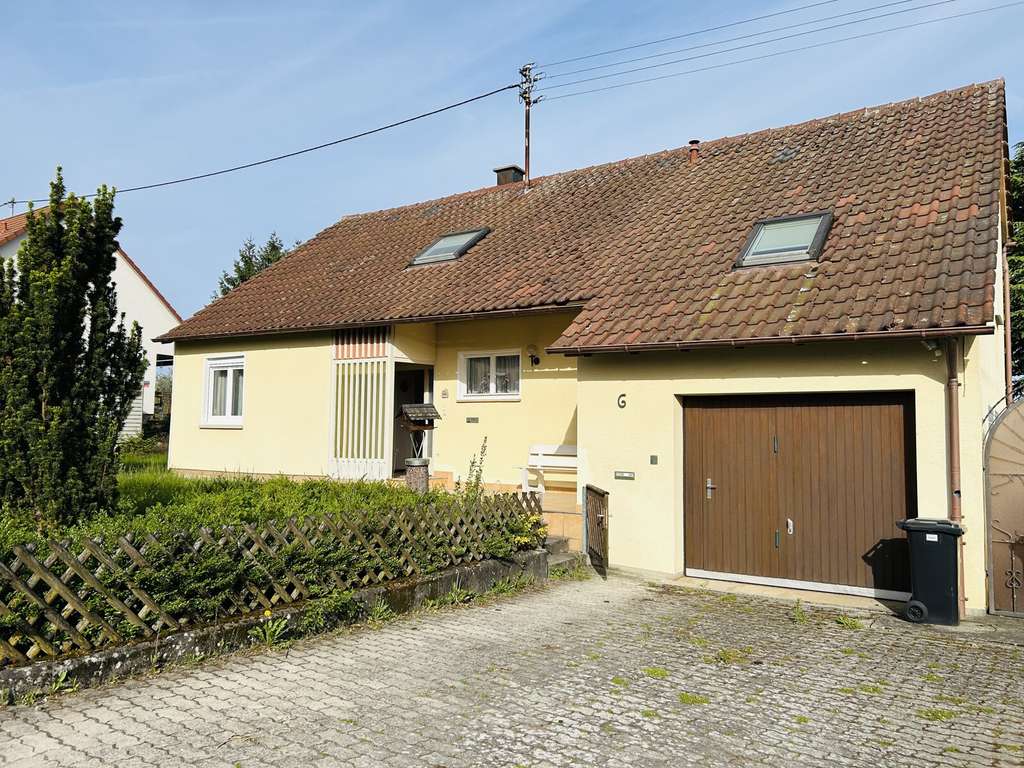 Immobilie in Kirchberg an der Jagst - Charmantes Einfamilienhaus mit großem Grundstück - Bild 1
