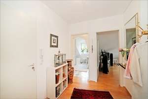 Dachgeschosswohnung mit Balkon und TG-Stellplatz – Gepflegte Kapitalanlage in München-Forstenried – Karl-Valentin-Str. 44, 81476 Forstenried, München – Vorschaubild 9