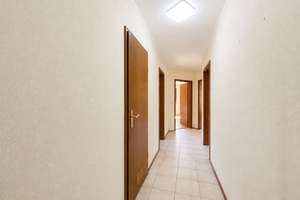 Attraktiv geschnittene 3-Zimmer-Wohnung mit Balkon in München-Obermenzing – Die vollständige Adresse der Immobilie erhältst du vom Anbieter., 81245 Obermenzing, München – Vorschaubild 9
