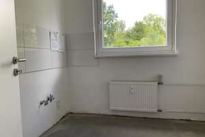 Erdgeschoss, renoviert, Laminatboden und modernem Wannenbad – Sauerlandstraße 24, 45889 Bismarck, Gelsenkirchen – Vorschaubild 6