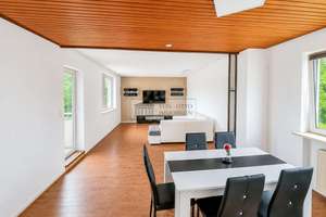 Großzügige 3 Zimmer Wohnung in Bremen-Aumund mit Balkon, Dachgeschosszimmer und zwei Stellplätzen – Die vollständige Adresse der Immobilie erhältst du vom Anbieter., 28755 Aumund-Hammersbeck, Bremen – Vorschaubild 2